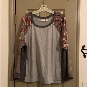 Chico’s cotton top/Asian design sleeves. Size 3.